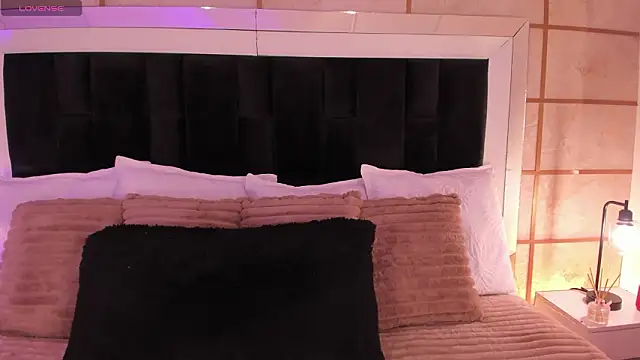 GretaVelvet online show from 2, 3, 2026