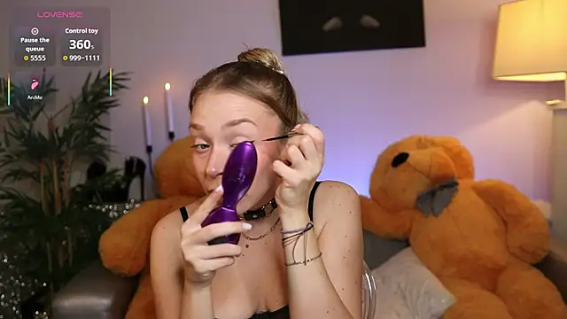 NovaHollisx online show from 30, 11, 2025