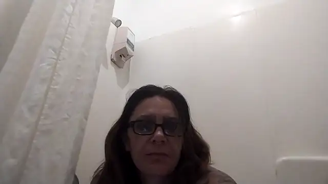 SparklesB1tch online show from 12, 4, 2026