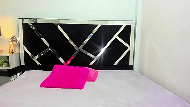 Snapshot of iisabella_noa chatting on 20, 9, 2025 iisabella noa online show from 20, 9, 2025