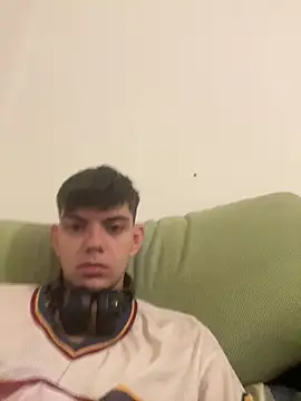 Snapshot of Cos_minn chatting on 16, 12, 2025 Cos minn online show from 16, 12, 2025