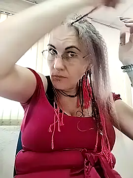 Snapshot of est_82 chatting on 11, 9, 2025 est 82 online show from 11, 9, 2025