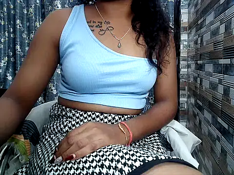 HOT AARVI11 online show from 9, 11, 2025