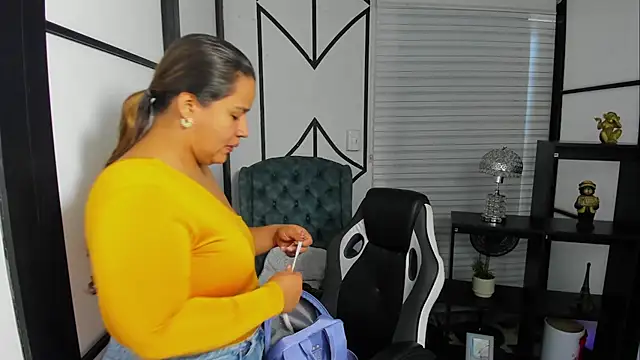 ElaBourn  online show from 29, 9, 2025