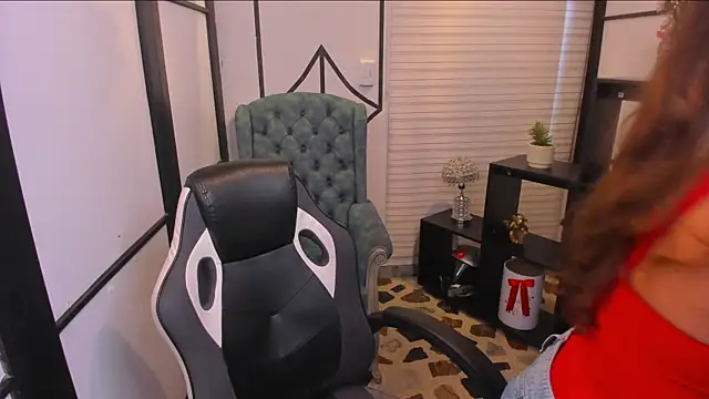 ElaBourn  online show from 19, 12, 2025