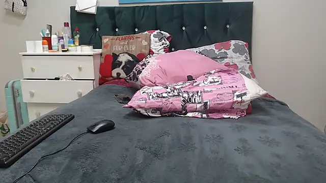 Snapshot of chockclitx5 chatting on 14, 12, 2025 chockclitx5 online show from 14, 12, 2025