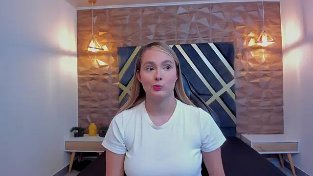 Emmaa white  online show from 13, 1, 2026