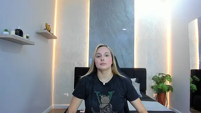 Emmaa white  online show from 26, 5, 2026