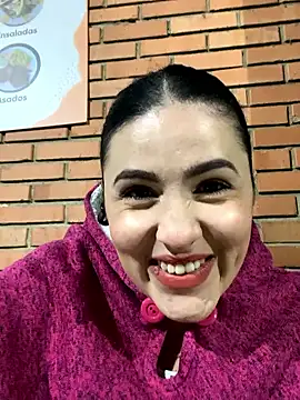 Snapshot of IvettSt_ chatting on 18, 12, 2025 IvettSt online show from 18, 12, 2025