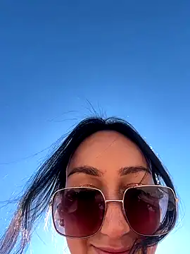 Ninabigtitied online show from 2, 10, 2025