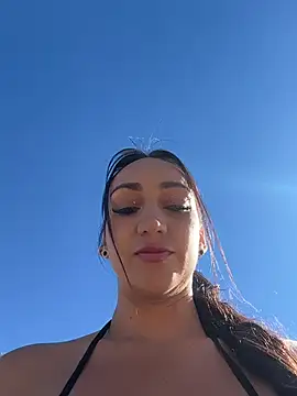 Ninabigtitied online show from 3, 11, 2025