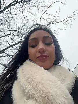 Ninabigtitied online show from 10, 11, 2025