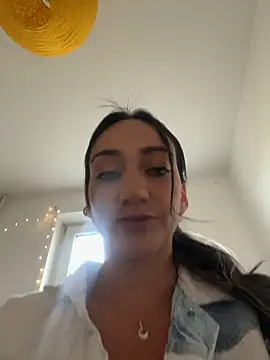 Ninabigtitied online show from 11, 11, 2025