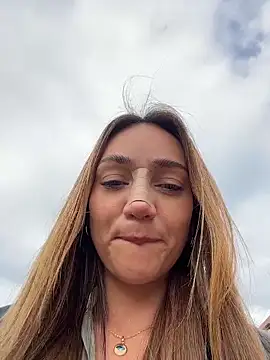 Ninabigtitied online show from 19, 4, 2026