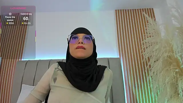 Snapshot of naishaa_ chatting on 29, 11, 2025 naishaa online show from 29, 11, 2025