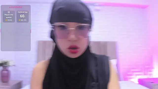 Snapshot of naishaa_ chatting on 16, 12, 2025 naishaa online show from 16, 12, 2025
