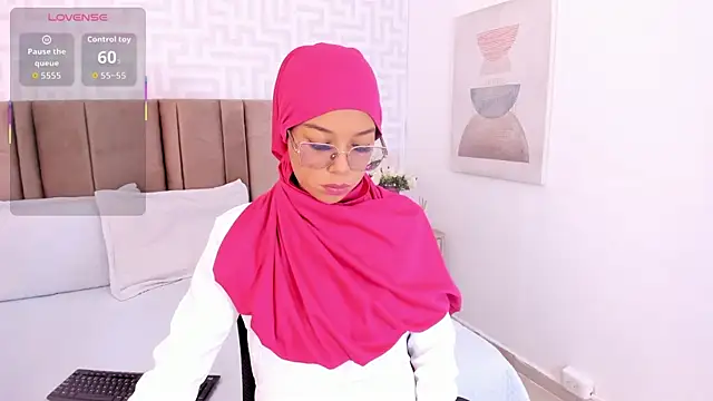 Snapshot of naishaa_ chatting on 13, 3, 2026 naishaa online show from 13, 3, 2026