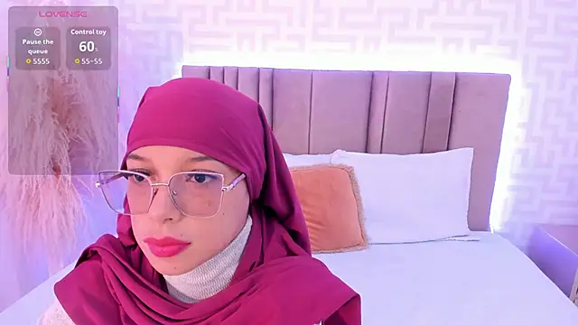 Snapshot of naishaa_ chatting on 1, 4, 2026 naishaa online show from 1, 4, 2026