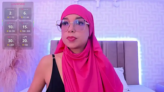 Snapshot of naishaa_ chatting on 6, 4, 2026 naishaa online show from 6, 4, 2026