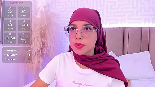 Snapshot of naishaa_ chatting on 15, 4, 2026 naishaa online show from 15, 4, 2026