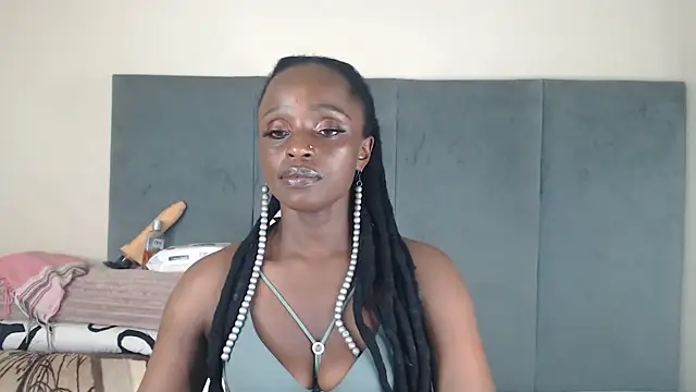 Snapshot of Jah-Queen chatting on 17, 9, 2025 Jah-Queen online show from 17, 9, 2025