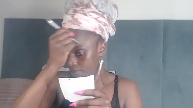 Snapshot of Jah-Queen chatting on 19, 10, 2025 Jah-Queen online show from 19, 10, 2025