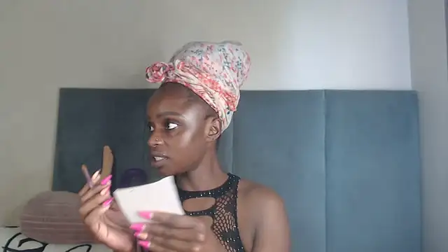 Snapshot of Jah-Queen chatting on 6, 11, 2025 Jah-Queen online show from 6, 11, 2025