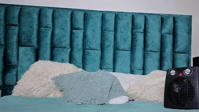 Emma Foxi online show from 5, 2, 2026