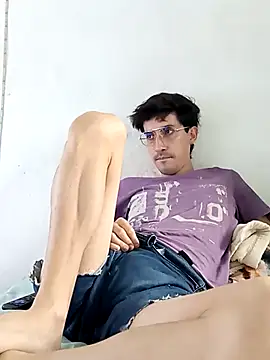 Dilanstrawberry online show from 3, 3, 2026