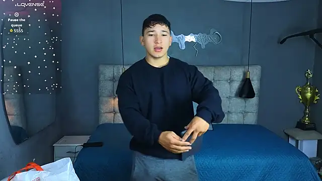 Horny nick18 online show from 28, 10, 2025