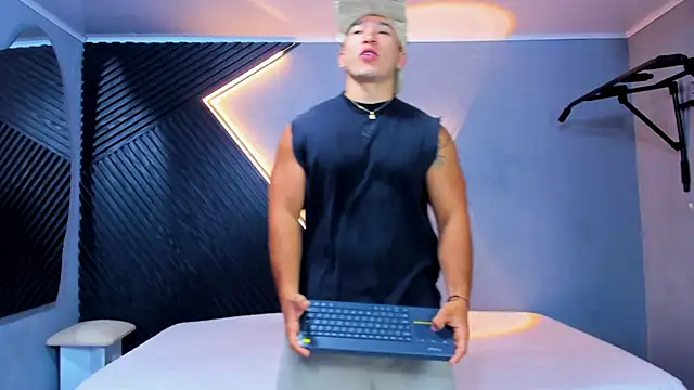 Horny nick18 online show from 30, 5, 2026