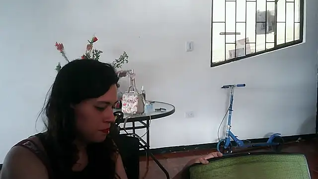 MiaRobertz  online show from 11, 6, 2026