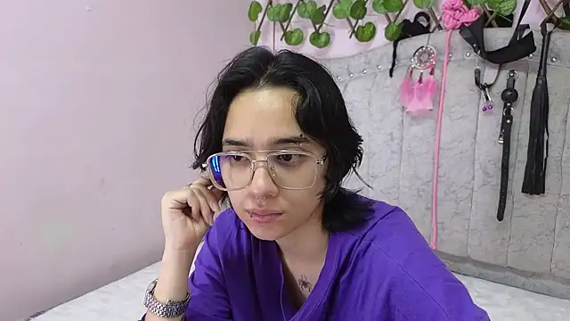 Snapshot of katalinathxandbritney1 chatting on 23, 9, 2025 katalinathxandbritney1 online show from 23, 9, 2025