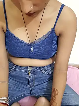 Snapshot of Naira-Tripathi chatting on 26, 9, 2025 Naira-Tripathi online show from 26, 9, 2025