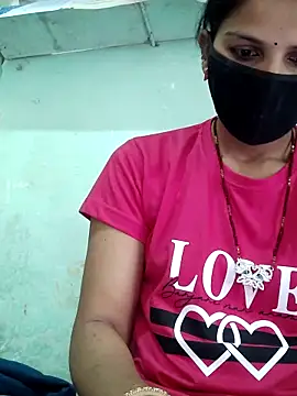 poojam93 online show from 18, 9, 2025