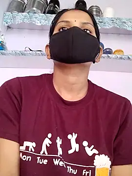 poojam93 online show from 3, 12, 2025