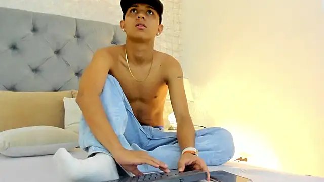 Lucien Gray  online show from 2, 12, 2025