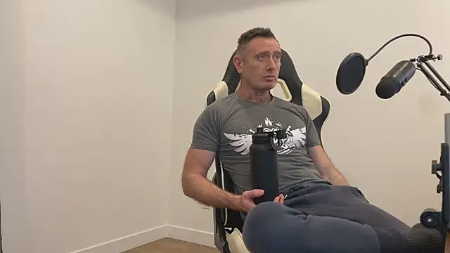 Snapshot of TheDonnyBasilisk chatting on 14, 12, 2025 TheDonnyBasilisk online show from 14, 12, 2025