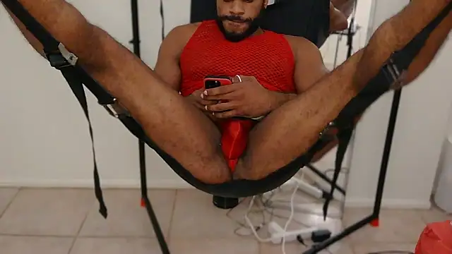 Snapshot of Piercedmuscle80 chatting on 28, 4, 2026 Piercedmuscle80 online show from 28, 4, 2026