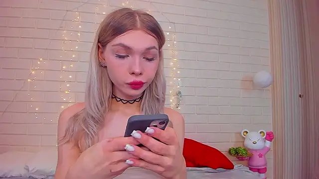 Blondy Fina online show from 3, 2, 2026