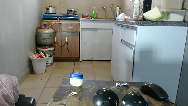 YummySyriaxoxo online show from 8, 10, 2025