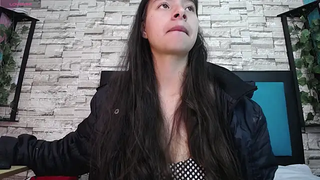 Snapshot of maily_can chatting on 13, 9, 2025 maily can online show from 13, 9, 2025