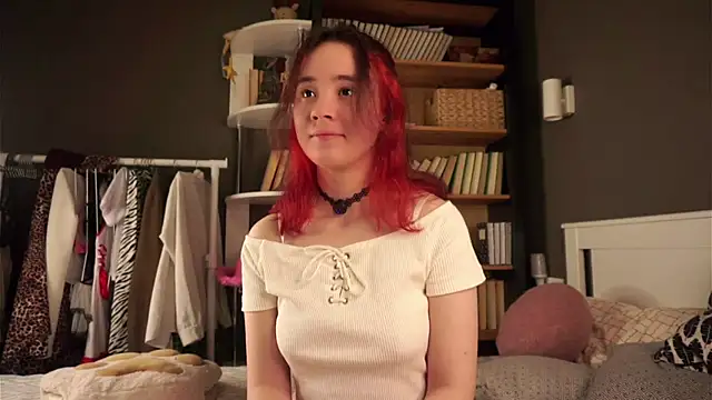 Snapshot of AlbertaClack chatting on 6, 11, 2025 AlbertaClack online show from 6, 11, 2025