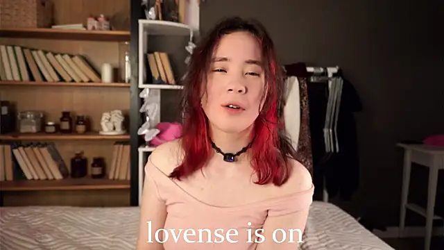 Snapshot of AlbertaClack chatting on 7, 11, 2025 AlbertaClack online show from 7, 11, 2025