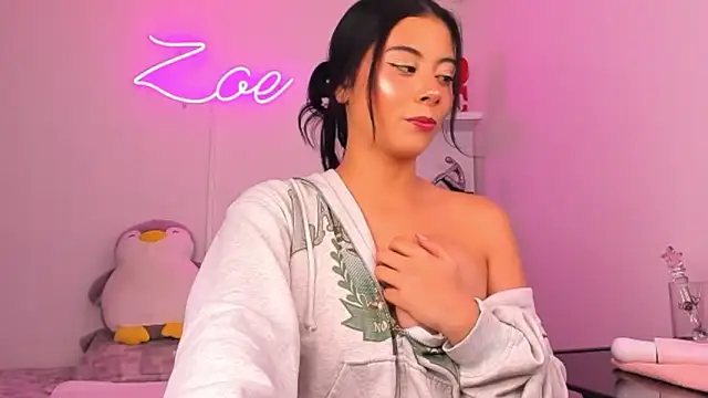 Snapshot of zoecams1 chatting on 12, 2, 2026 zoecams1 online show from 12, 2, 2026