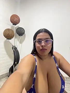 nathalia correa online show from 4, 11, 2025