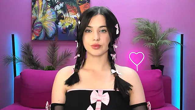 lil angel  online show from 23, 9, 2025