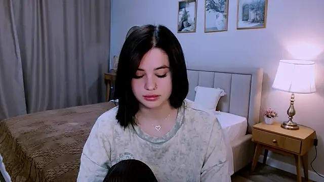 lil angel  online show from 13, 2, 2026