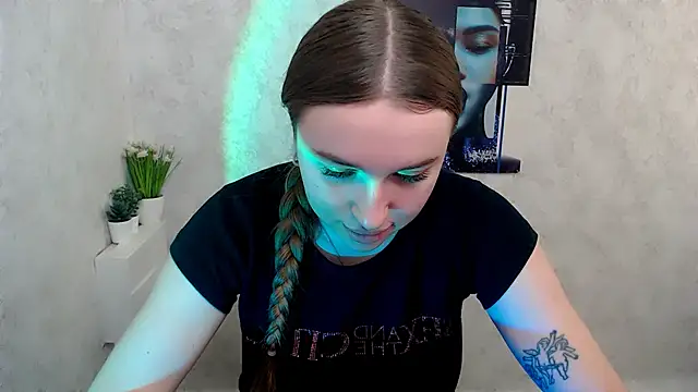 JuliaTopp  online show from 26, 2, 2026