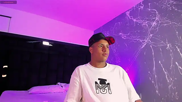 Snapshot of IsaacBlack_ chatting on 11, 9, 2025 IsaacBlack online show from 11, 9, 2025